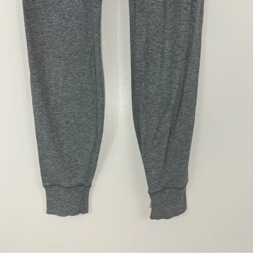 Lululemon Open Your Heart Pant in Heathered Medium Grey Size 2
